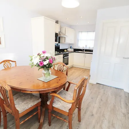 Buck Place, بيت للعطل Filey